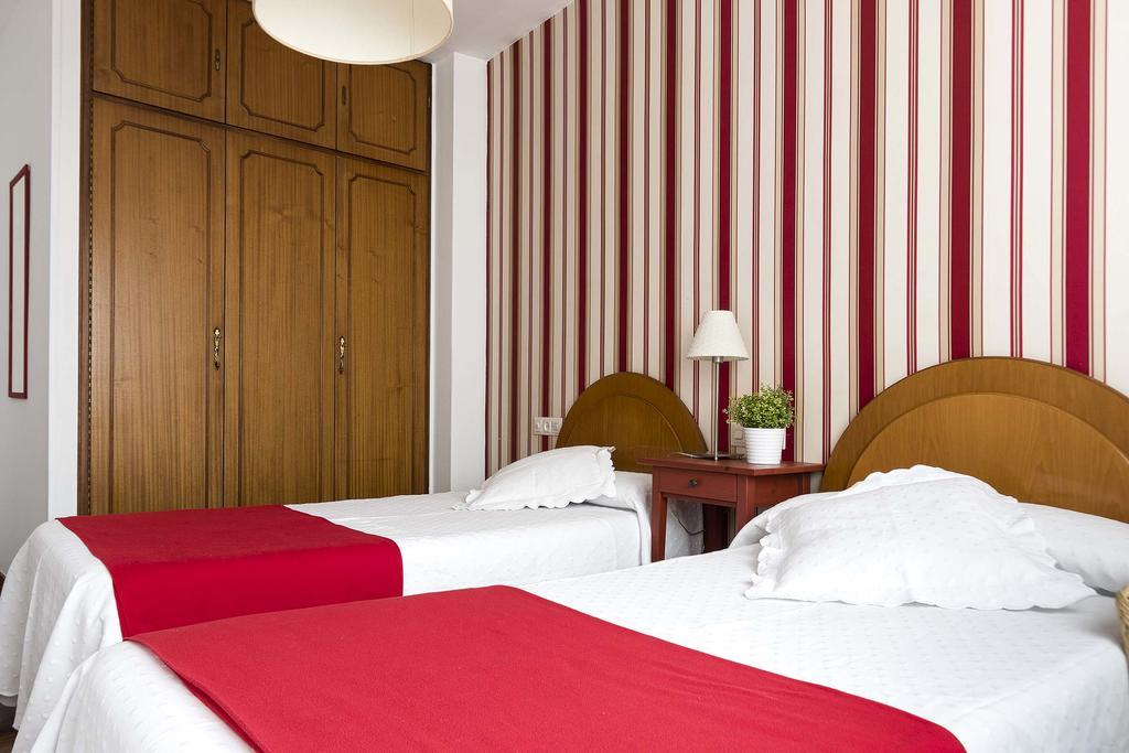 Hostal La Carballinesa ซานติอาโก เด กอมโปสเตลา ภายนอก รูปภาพ